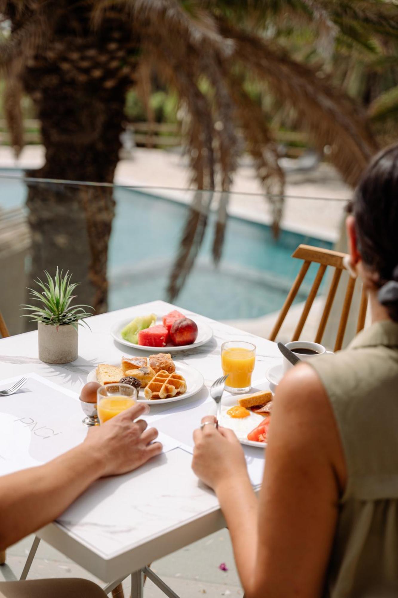 Pnoi Hotel Logaras Zewnętrze zdjęcie